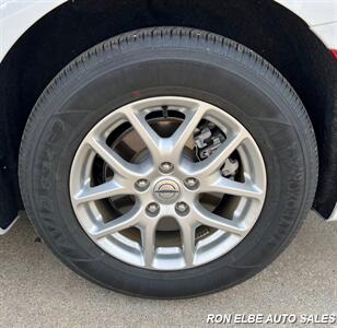 2024 Chrysler Pacifica Touring L   - Photo 4 - Macomb, IL 61455