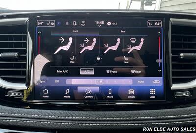 2024 Chrysler Pacifica Touring L   - Photo 20 - Macomb, IL 61455
