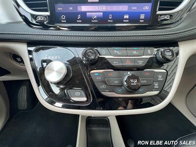 2024 Chrysler Pacifica Touring L   - Photo 21 - Macomb, IL 61455