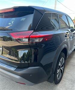 2023 Nissan Rogue SV   - Photo 8 - Macomb, IL 61455
