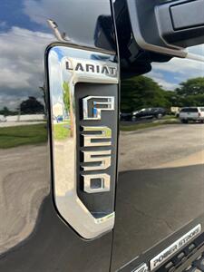 2022 Ford F-250 Super Duty Lariat   - Photo 6 - Macomb, IL 61455