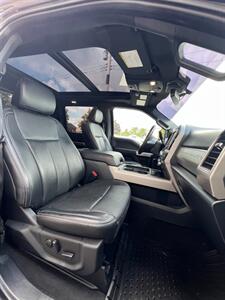 2022 Ford F-250 Super Duty Lariat   - Photo 16 - Macomb, IL 61455