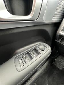 2024 Hyundai SANTA FE SEL   - Photo 17 - Macomb, IL 61455