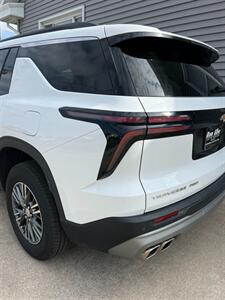 2025 Chevrolet Traverse LT   - Photo 10 - Macomb, IL 61455
