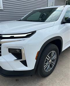 2025 Chevrolet Traverse LT   - Photo 5 - Macomb, IL 61455