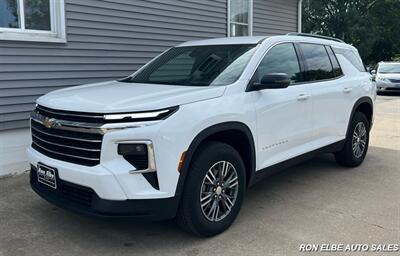 2025 Chevrolet Traverse LT   - Photo 2 - Macomb, IL 61455