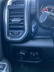 2019 RAM 2500 Laramie - Photo 30 - Macomb, IL 61455