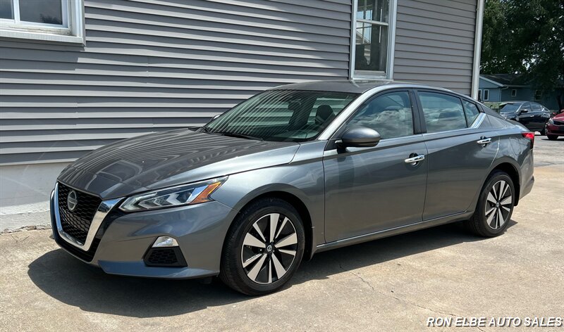 2022 Nissan Altima 2.5 SV  