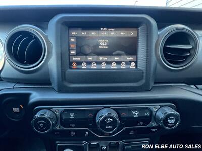 2022 Jeep Gladiator Sport   - Photo 16 - Macomb, IL 61455