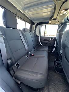 2022 Jeep Gladiator Sport   - Photo 13 - Macomb, IL 61455