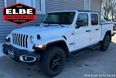 2022 Jeep Gladiator Sport   - Photo 1 - Macomb, IL 61455