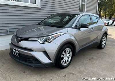 2019 Toyota C-HR LE   - Photo 2 - Macomb, IL 61455