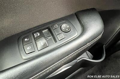 2017 Dodge Challenger R/T   - Photo 14 - Macomb, IL 61455