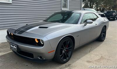 2017 Dodge Challenger R/T   - Photo 2 - Macomb, IL 61455