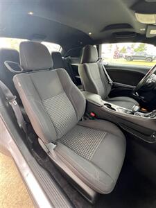 2017 Dodge Challenger R/T   - Photo 11 - Macomb, IL 61455
