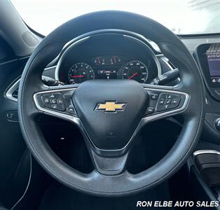 2024 Chevrolet Malibu LT   - Photo 16 - Macomb, IL 61455