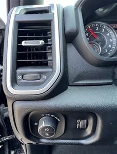 2022 RAM 1500 Big Horn   - Photo 26 - Macomb, IL 61455