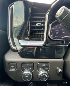 2024 GMC Sierra 2500HD SLE   - Photo 20 - Macomb, IL 61455