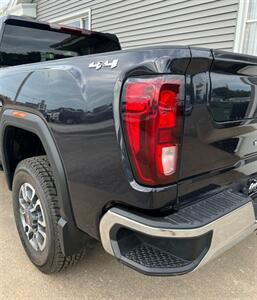 2024 GMC Sierra 2500HD SLE   - Photo 11 - Macomb, IL 61455