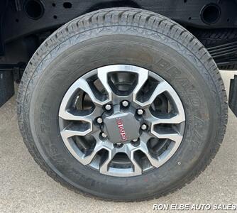 2024 GMC Sierra 2500HD SLE   - Photo 4 - Macomb, IL 61455