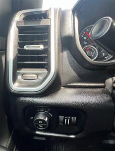 2019 RAM 1500 Big Horn   - Photo 19 - Macomb, IL 61455