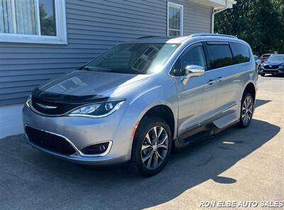 2018 Chrysler Pacifica Limited   - Photo 3 - Macomb, IL 61455