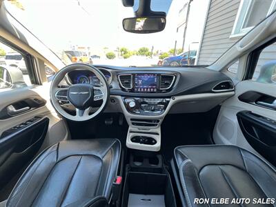 2018 Chrysler Pacifica Limited   - Photo 17 - Macomb, IL 61455