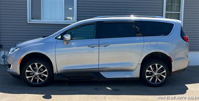 2018 Chrysler Pacifica Limited   - Photo 4 - Macomb, IL 61455