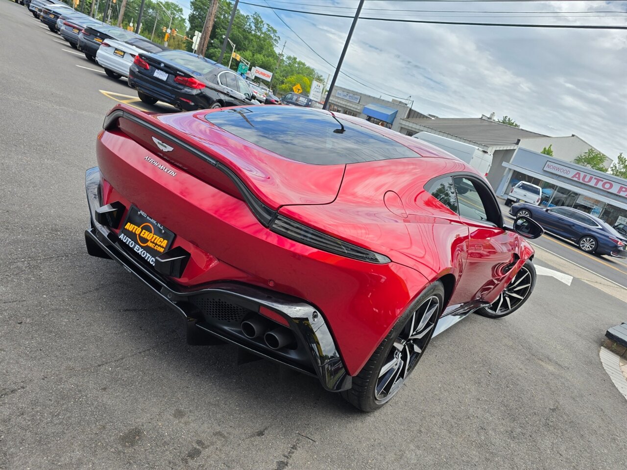 2020 Aston Martin Vantage - Photo 4 - Red Bank, NJ 07701