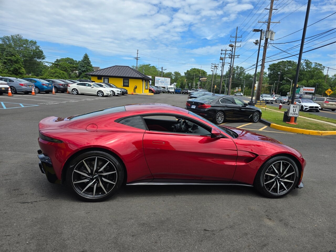 2020 Aston Martin Vantage - Photo 32 - Red Bank, NJ 07701