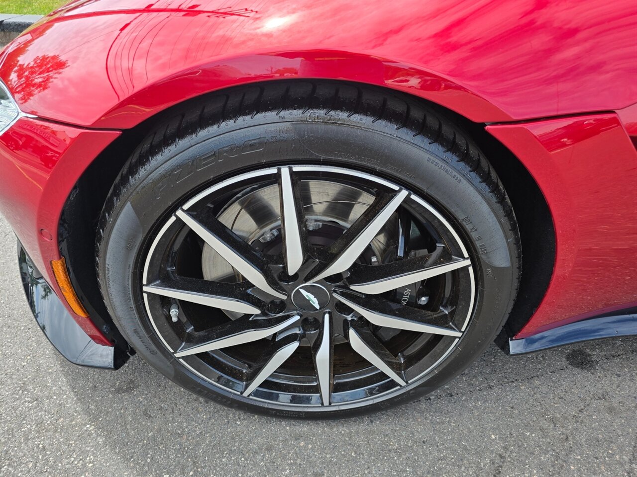 2020 Aston Martin Vantage - Photo 37 - Red Bank, NJ 07701