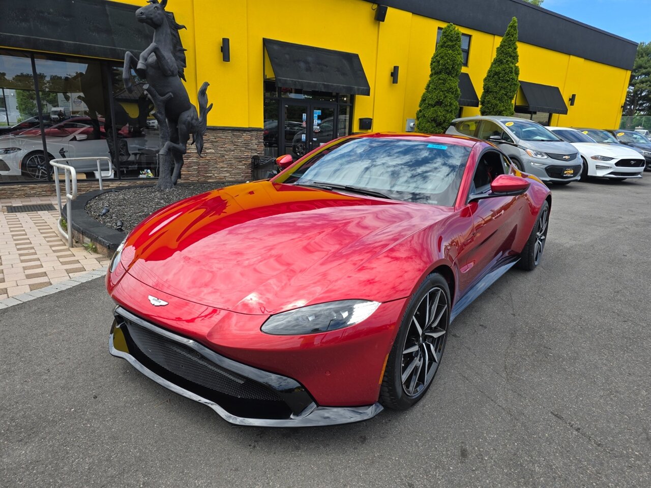 2020 Aston Martin Vantage - Photo 5 - Red Bank, NJ 07701