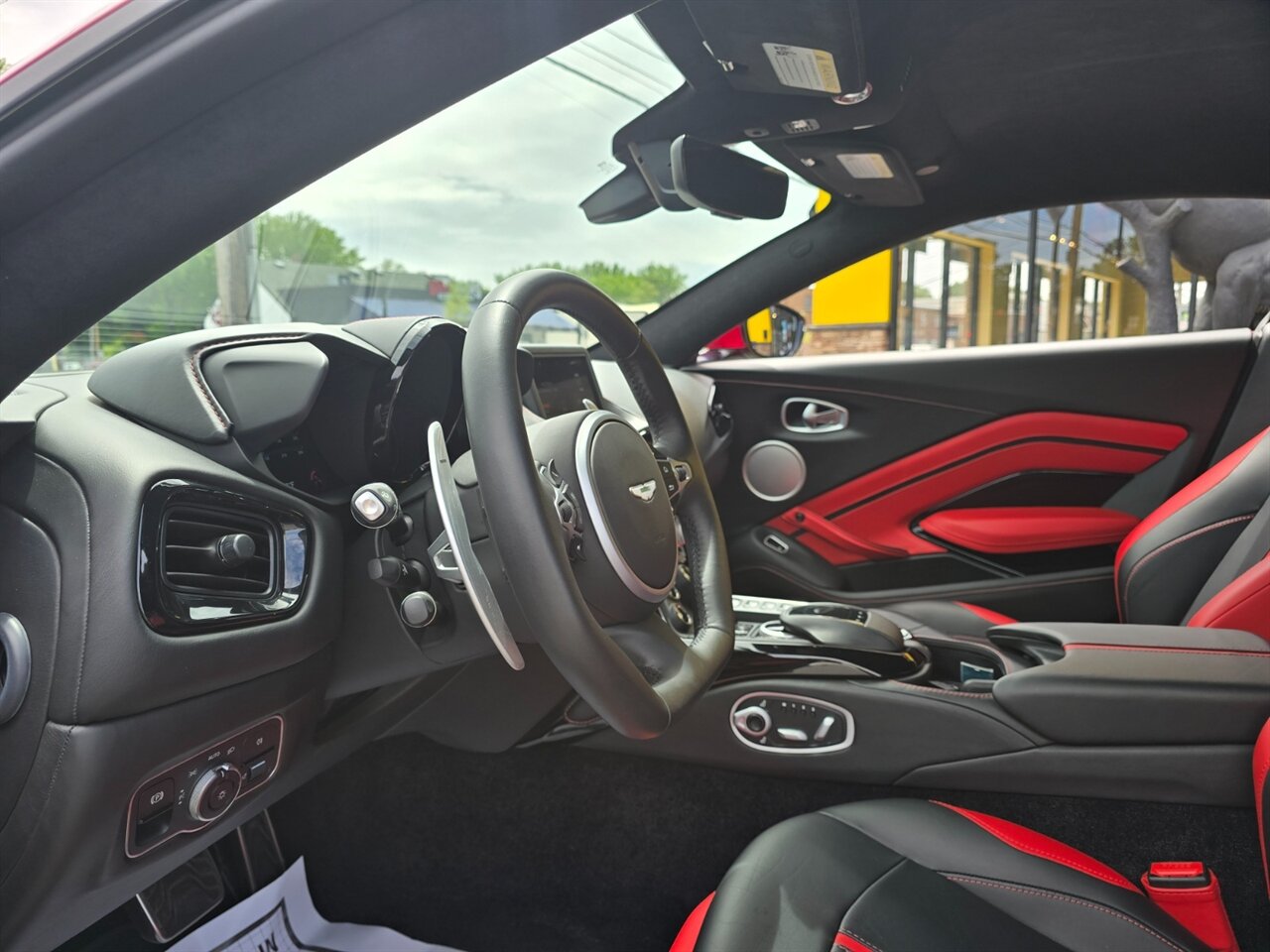 2020 Aston Martin Vantage - Photo 18 - Red Bank, NJ 07701