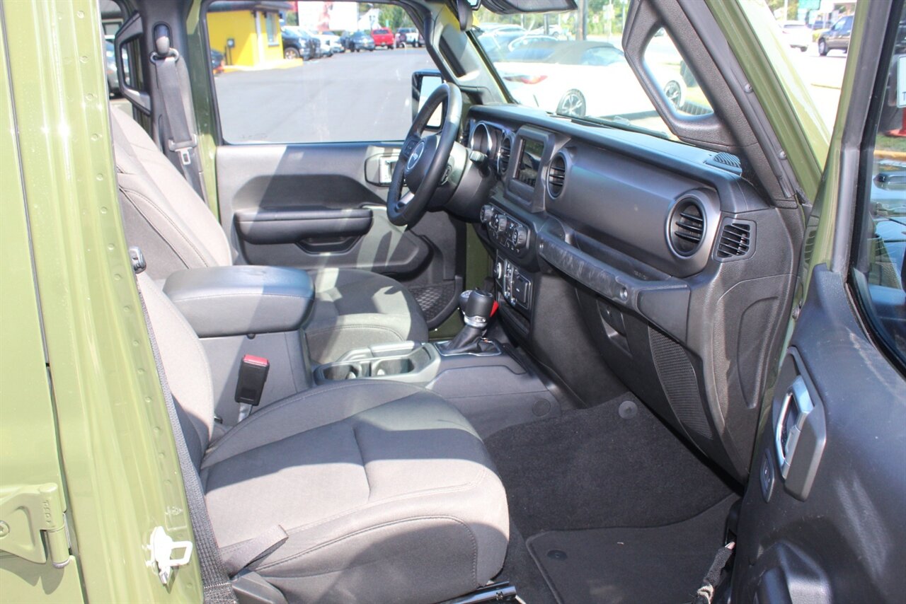 2021 Jeep Gladiator Sport S - Photo 12 - Red Bank, NJ 07701