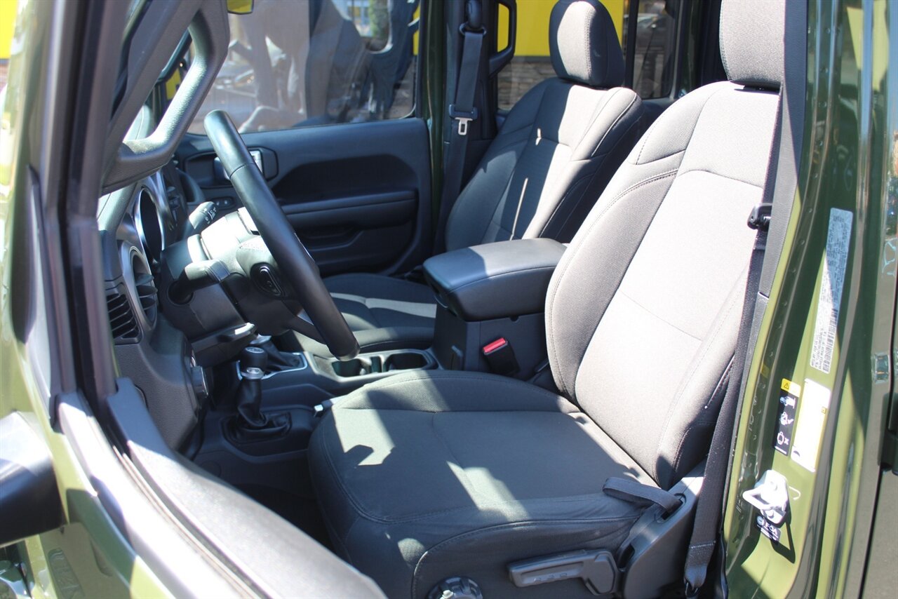 2021 Jeep Gladiator Sport S - Photo 11 - Red Bank, NJ 07701