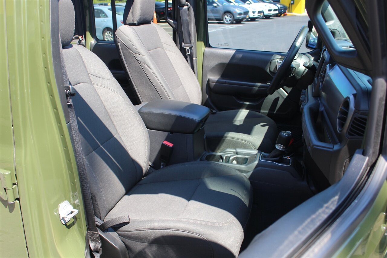 2021 Jeep Gladiator Sport S - Photo 13 - Red Bank, NJ 07701
