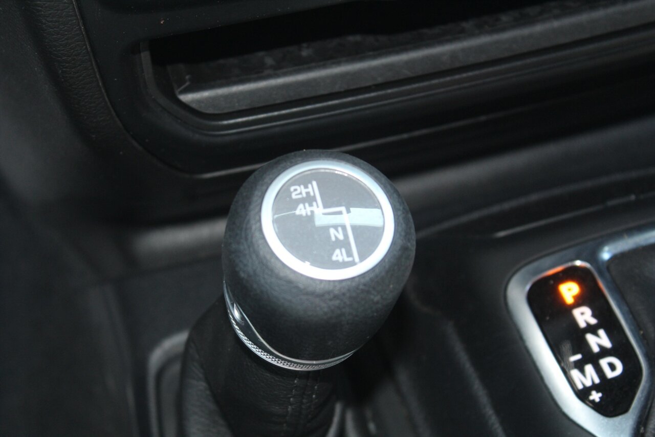 2021 Jeep Gladiator Sport S - Photo 8 - Red Bank, NJ 07701