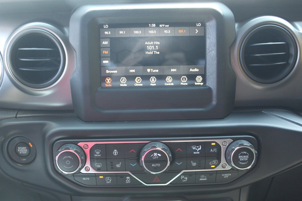 2021 Jeep Gladiator Sport S - Photo 7 - Red Bank, NJ 07701