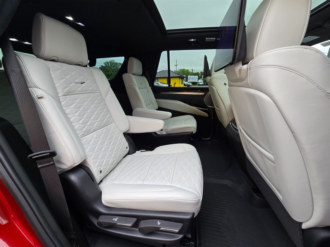 2026 Cadillac Escalade Sport Platinum - Photo 30 - Red Bank, NJ 07701