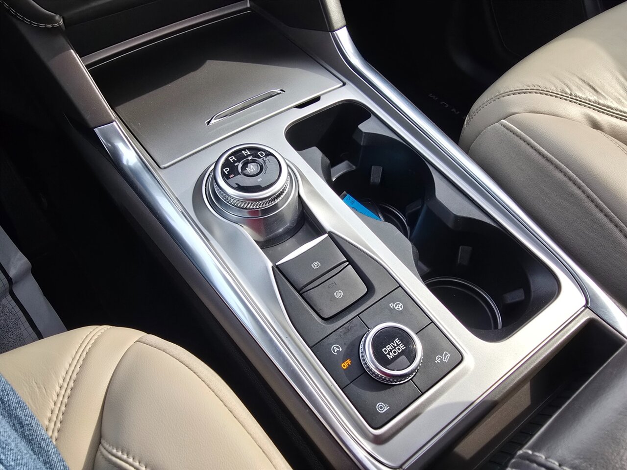 2020 Ford Explorer Platinum - Photo 8 - Red Bank, NJ 07701