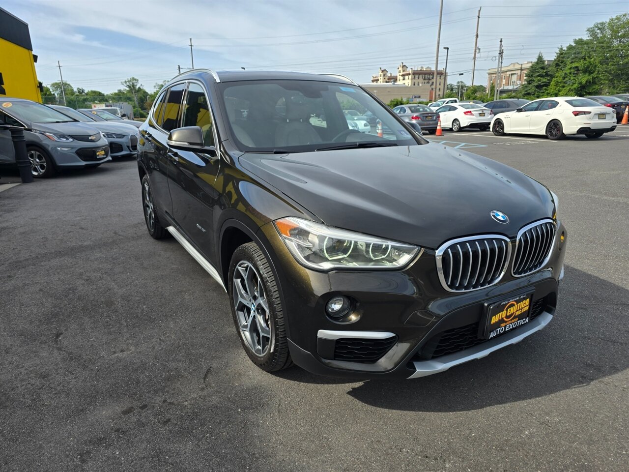 2017 BMW X1 xDrive28i - Photo 4 - Red Bank, NJ 07701