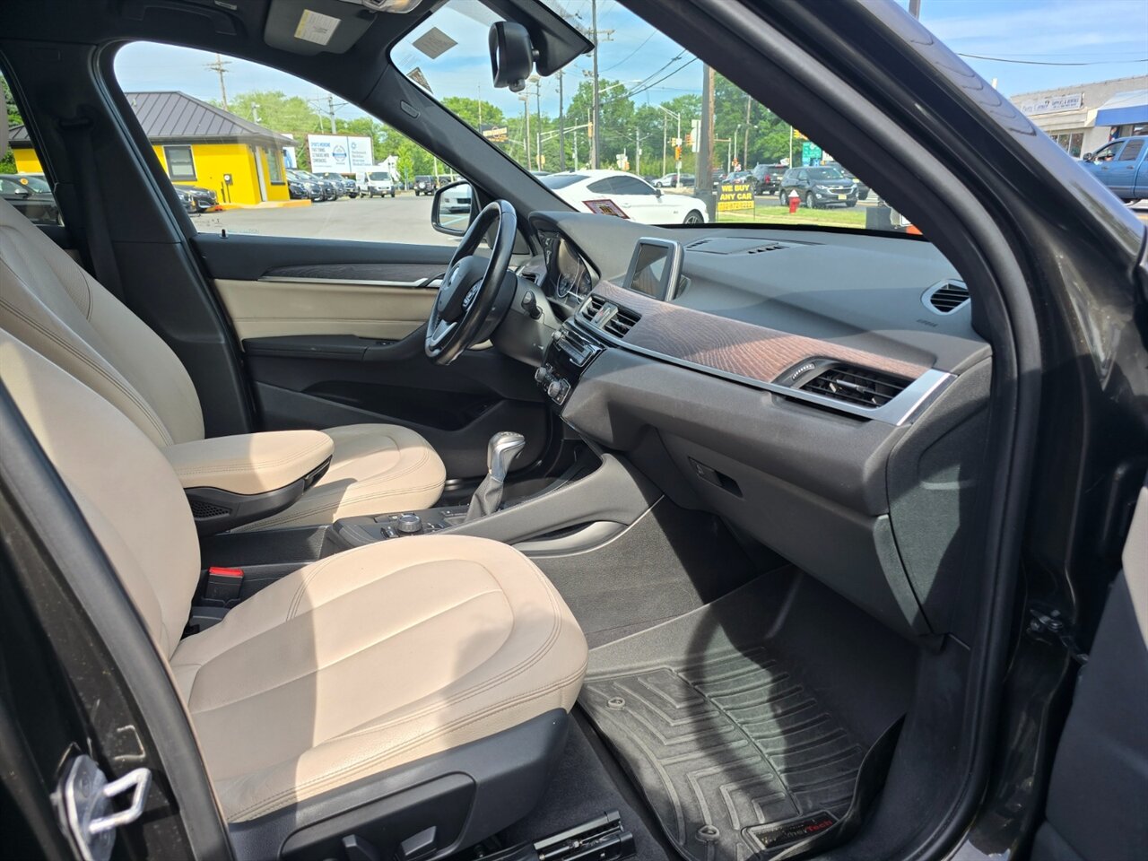 2017 BMW X1 xDrive28i - Photo 11 - Red Bank, NJ 07701