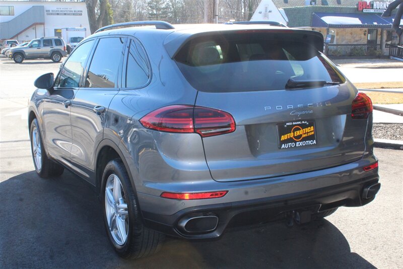 2018 Porsche Cayenne Platinum Edition  