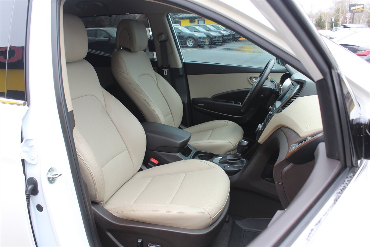 2018 Hyundai Santa Fe Sport 2.4L - Photo 12 - Red Bank, NJ 07701