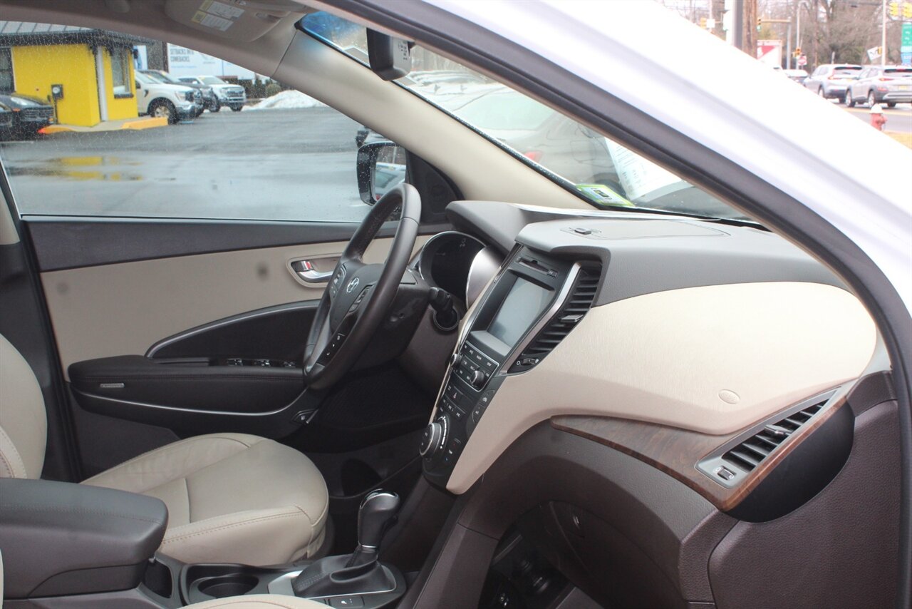 2018 Hyundai Santa Fe Sport 2.4L - Photo 16 - Red Bank, NJ 07701