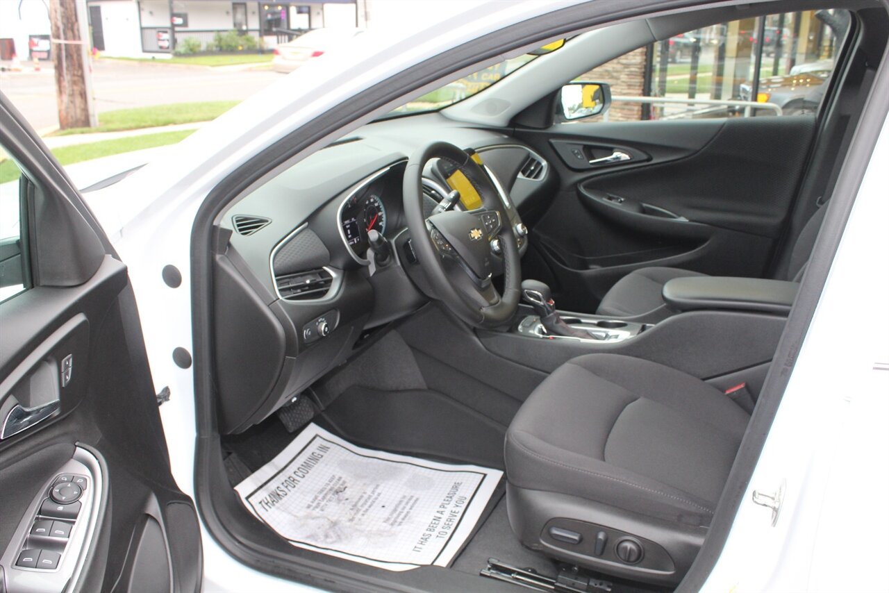 2024 Chevrolet Malibu RS   - Photo 9 - Red Bank, NJ 07701