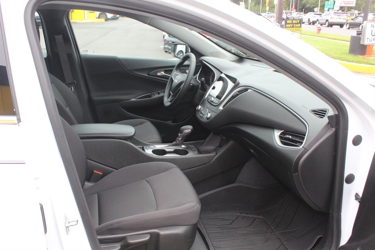 2024 Chevrolet Malibu RS   - Photo 11 - Red Bank, NJ 07701