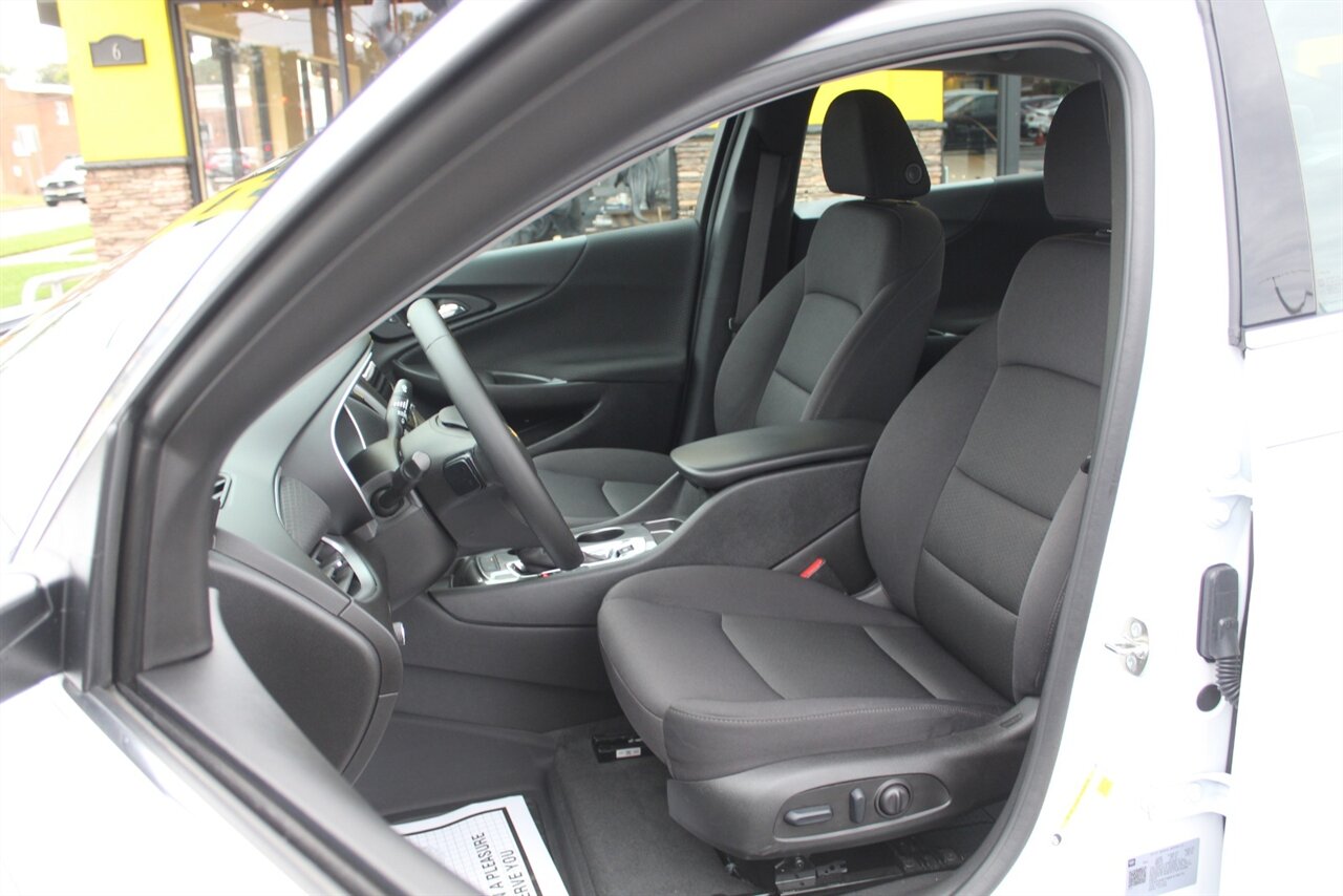 2024 Chevrolet Malibu RS   - Photo 10 - Red Bank, NJ 07701
