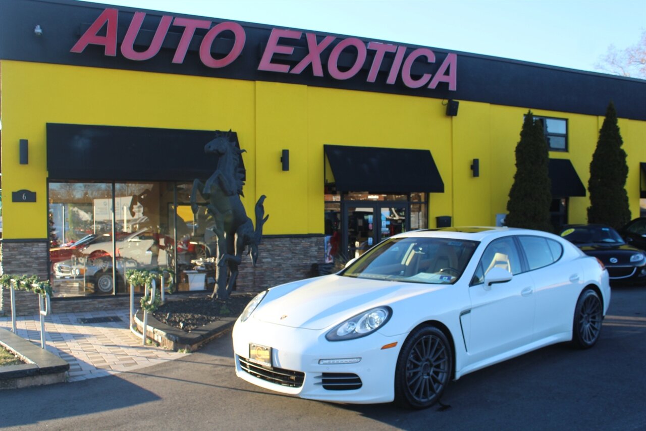 2015 Porsche Panamera Base