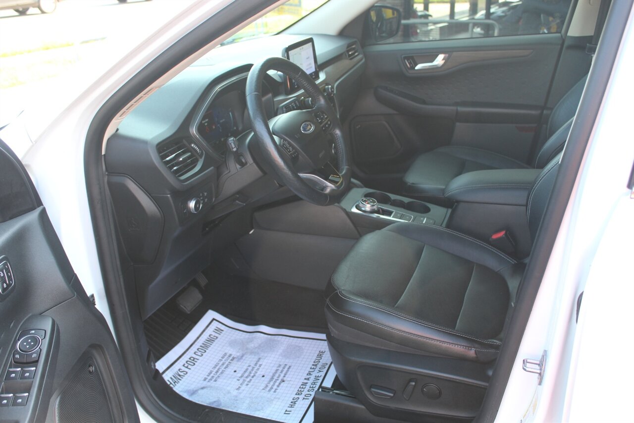2020 Ford Escape Titanium - Photo 13 - Red Bank, NJ 07701